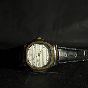 Patek Philippe Nautilus Luxury Watch with Leather Strap with Golden and Black Mix  – Automatic Men's Timepiece