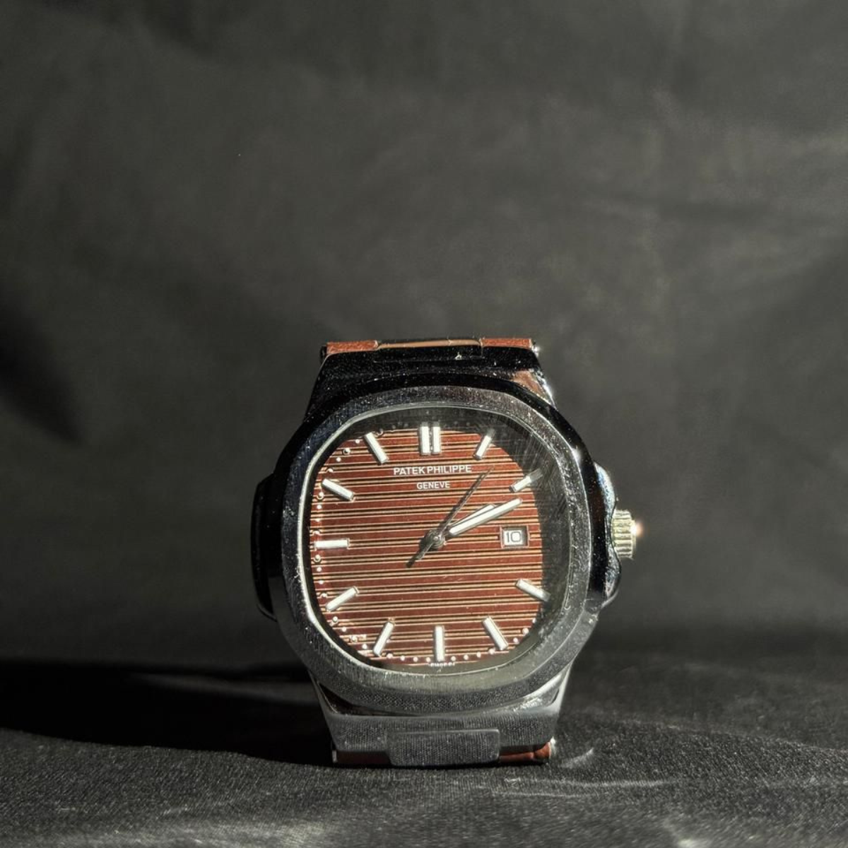 Patek Philippe Nautilus Luxury Watch with Leather Strap with Brown Colour – Automatic Men's Timepiece